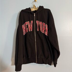 Brandy Melville “New york” full zip black and red sweatshirt hooded OS